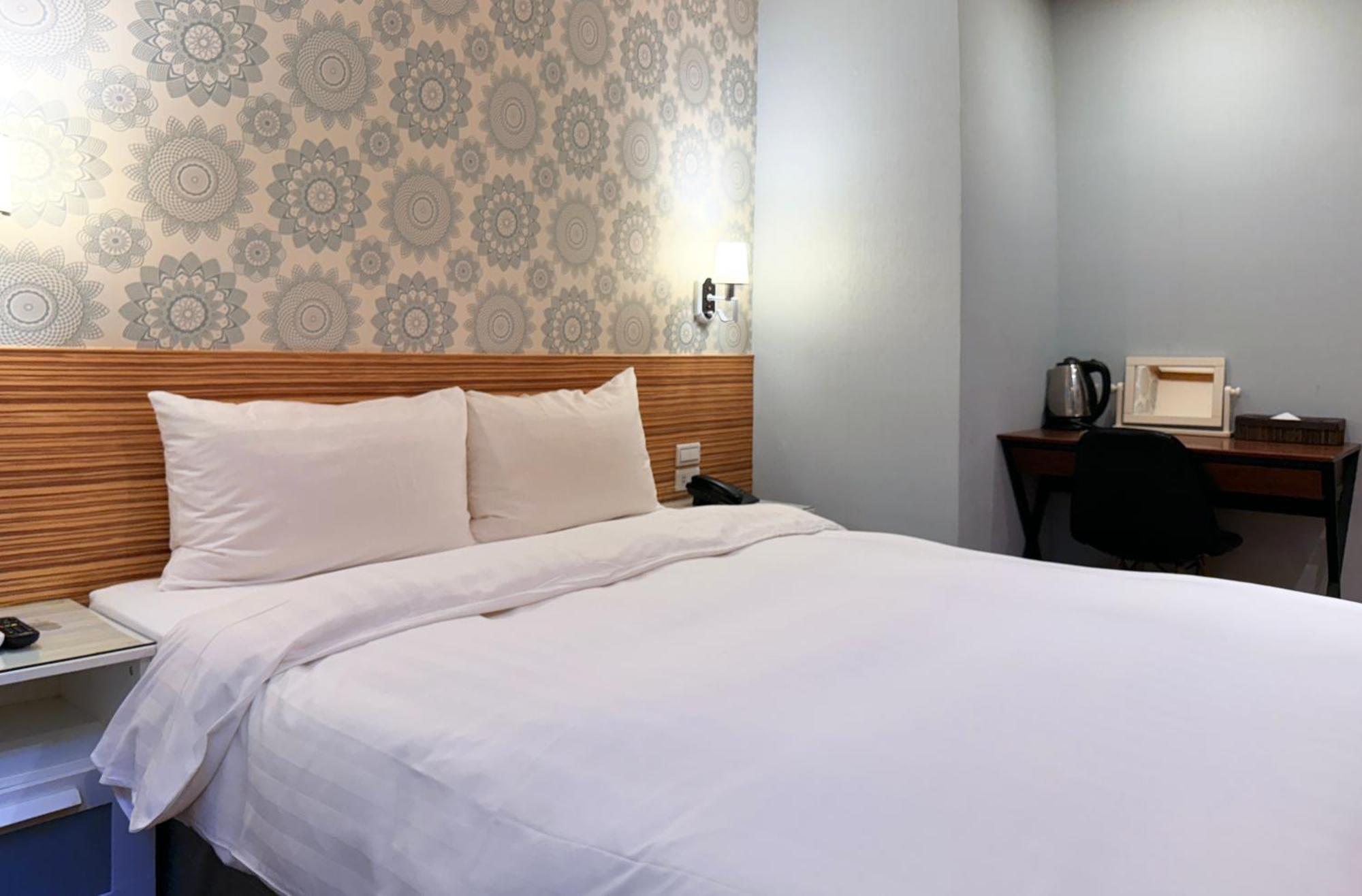 泊居旅店 Oursinn Hotel Тайпей Екстериор снимка