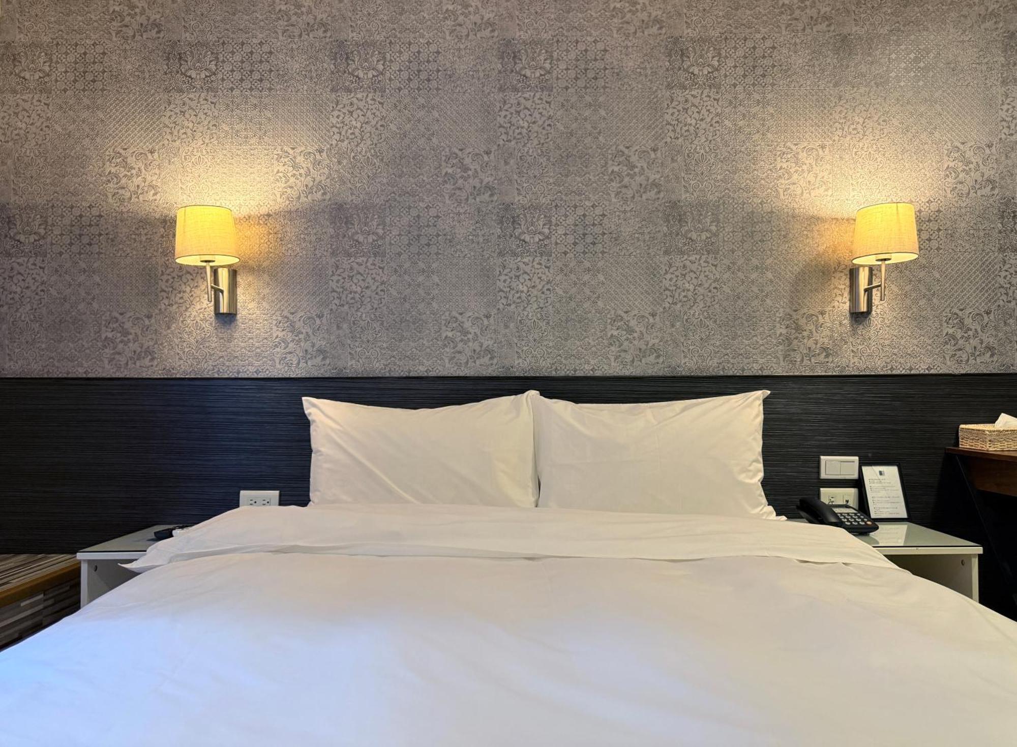 泊居旅店 Oursinn Hotel Тайпей Екстериор снимка