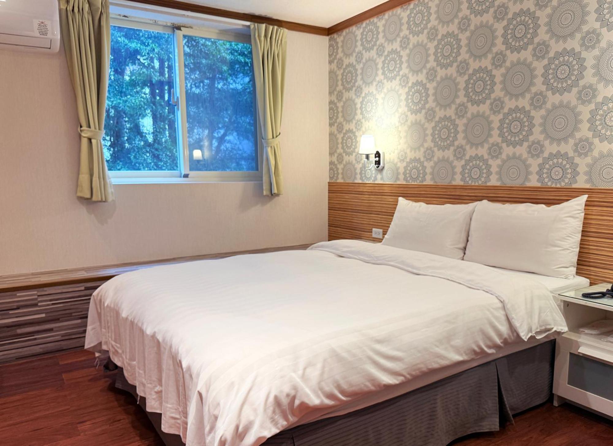 泊居旅店 Oursinn Hotel Тайпей Екстериор снимка