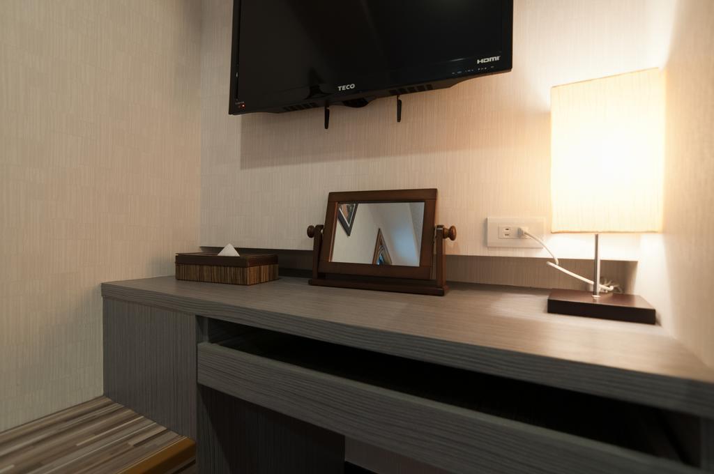 泊居旅店 Oursinn Hotel Тайпей Екстериор снимка