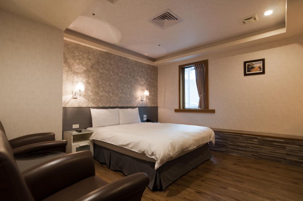 泊居旅店 Oursinn Hotel Тайпей Екстериор снимка