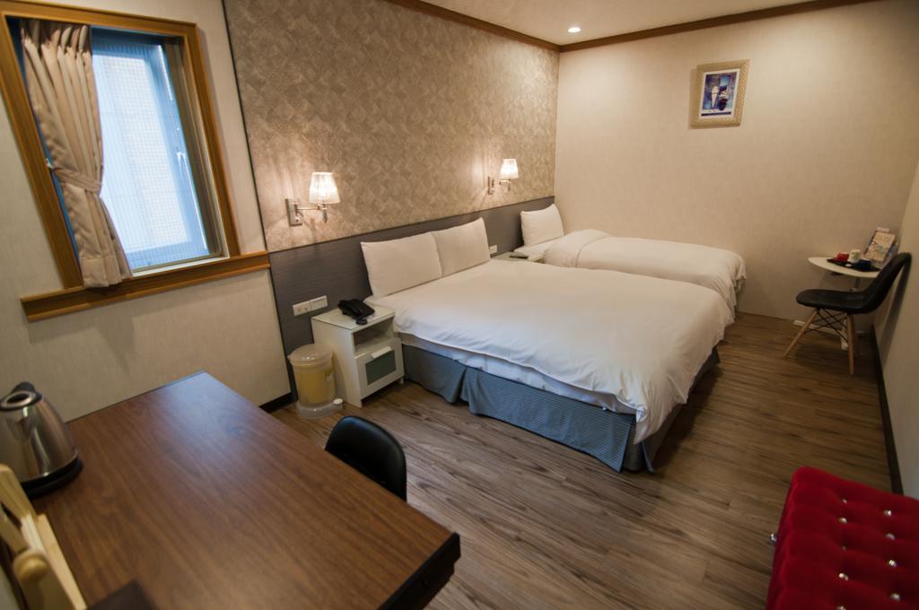 泊居旅店 Oursinn Hotel Тайпей Екстериор снимка