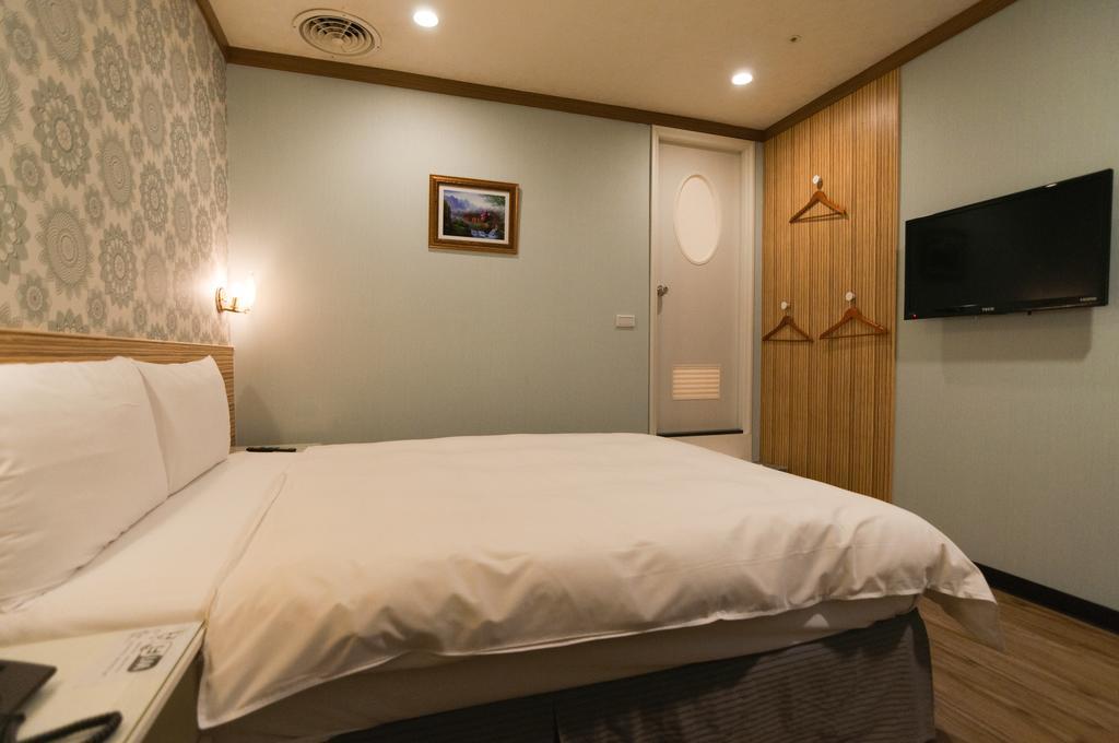 泊居旅店 Oursinn Hotel Тайпей Екстериор снимка