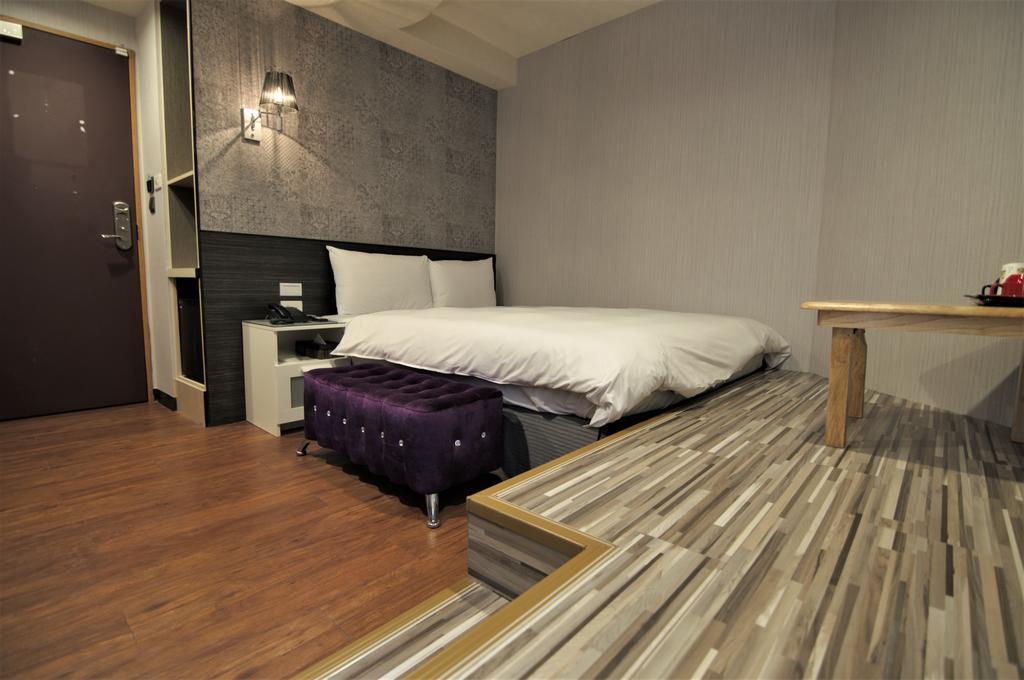 泊居旅店 Oursinn Hotel Тайпей Екстериор снимка
