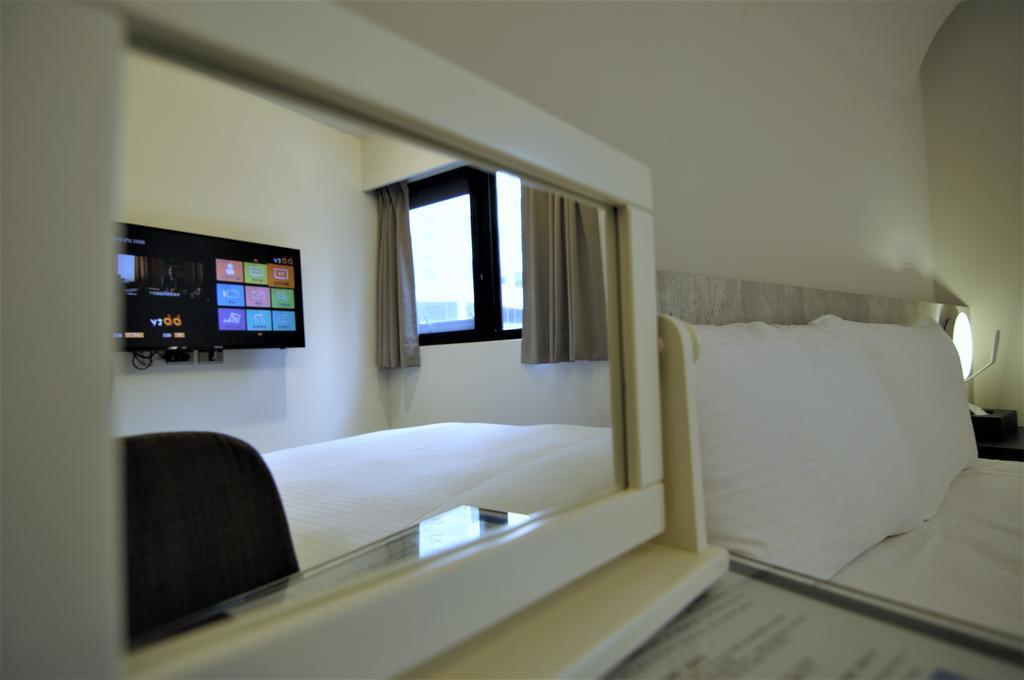 泊居旅店 Oursinn Hotel Тайпей Екстериор снимка