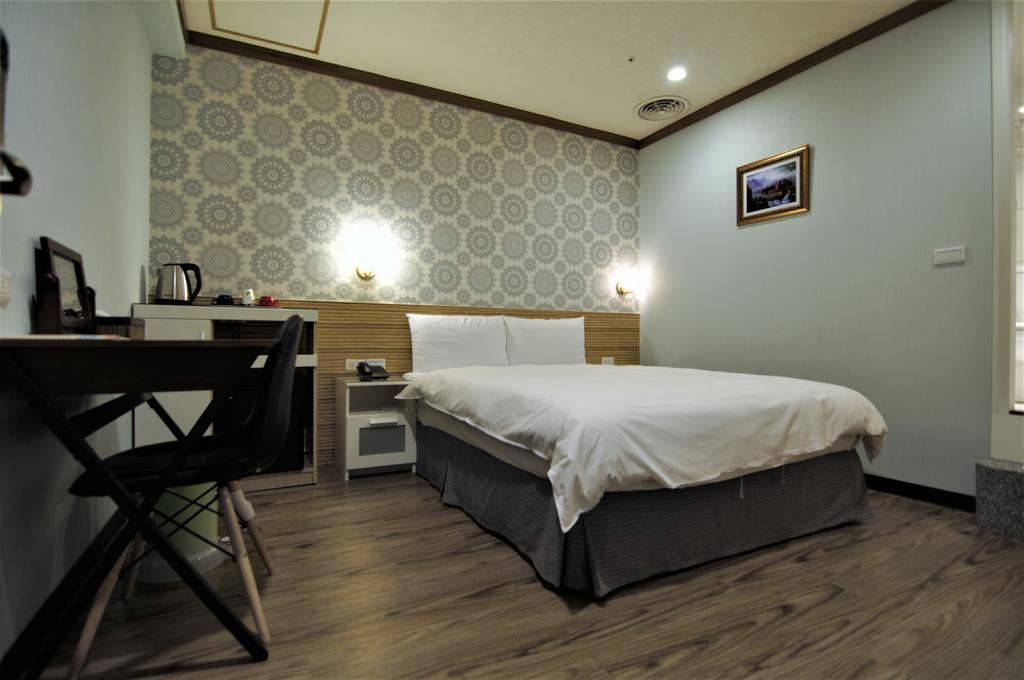 泊居旅店 Oursinn Hotel Тайпей Екстериор снимка