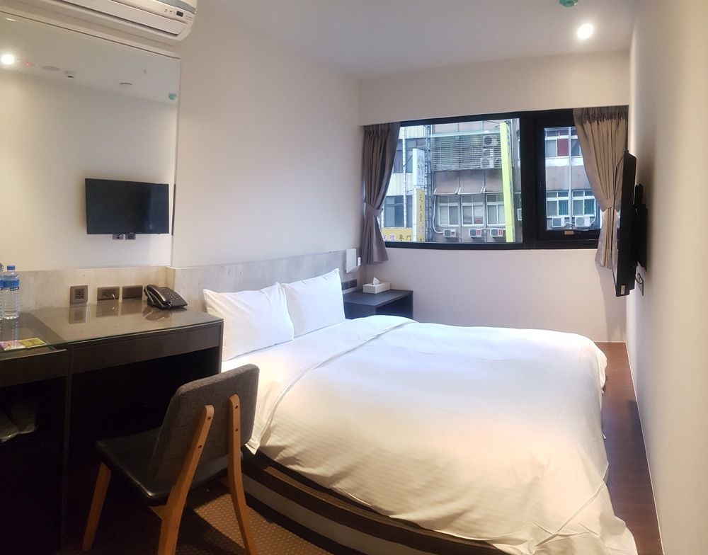 泊居旅店 Oursinn Hotel Тайпей Екстериор снимка