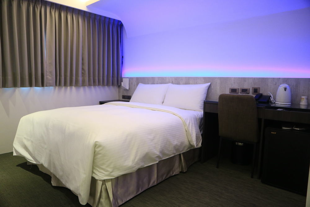 泊居旅店 Oursinn Hotel Тайпей Екстериор снимка