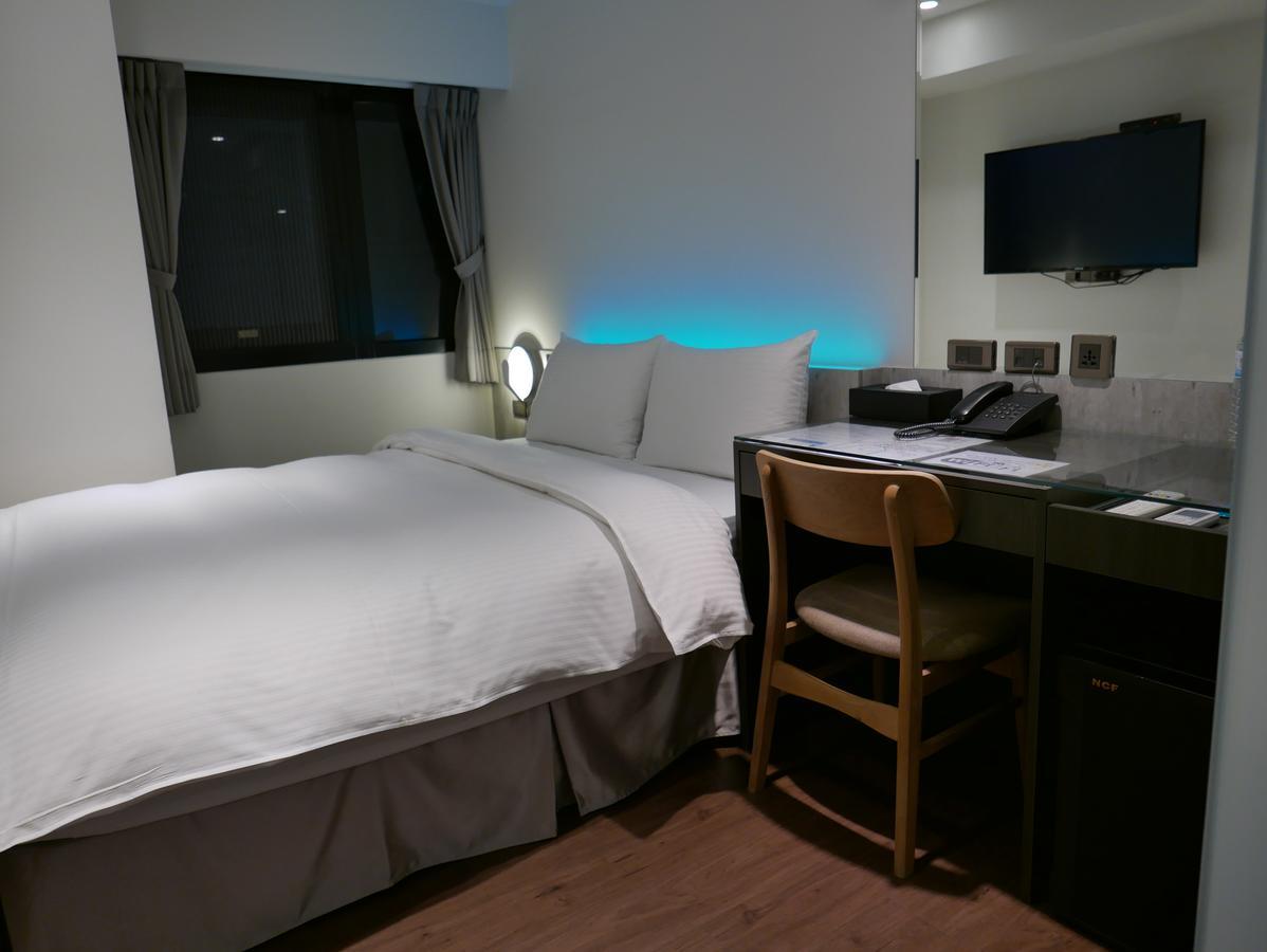 泊居旅店 Oursinn Hotel Тайпей Екстериор снимка